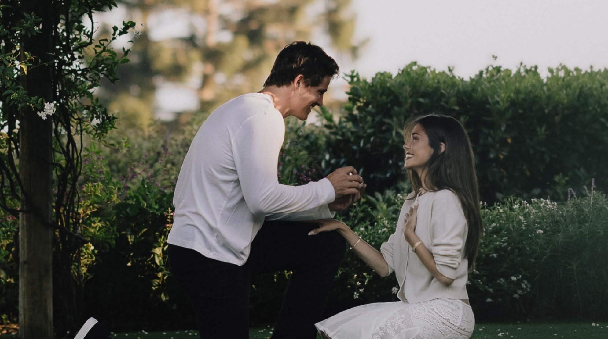 Discovery splash banner for Madison Elle Beer Discord server