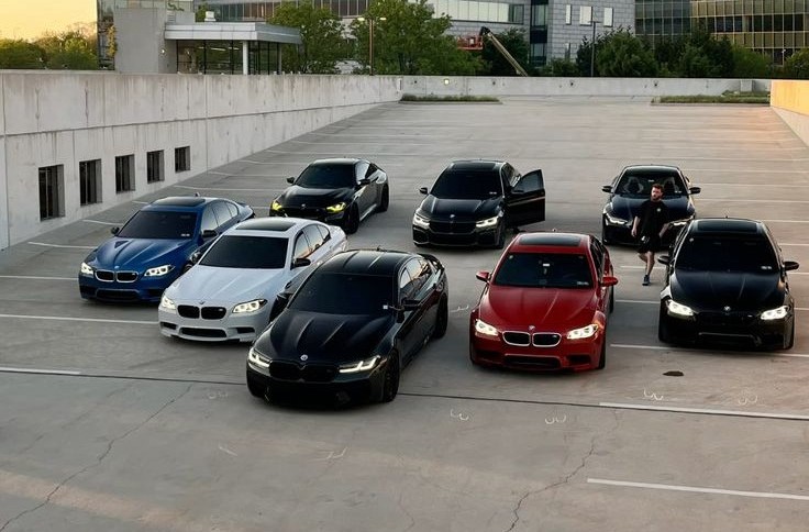 Discovery splash banner for BMW Lovers Discord server