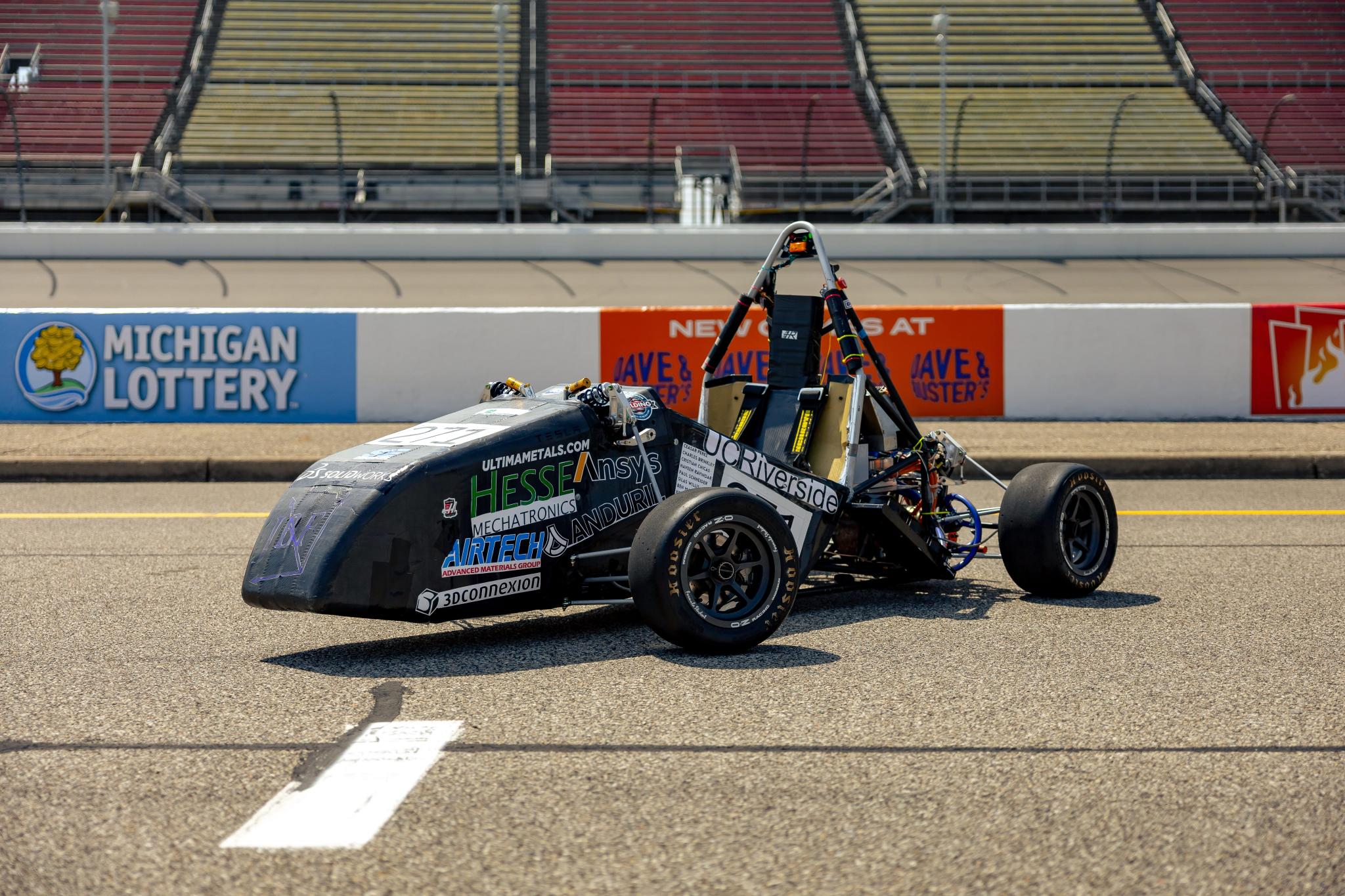 Discovery splash banner for FSAE Highlander Racing Discord server
