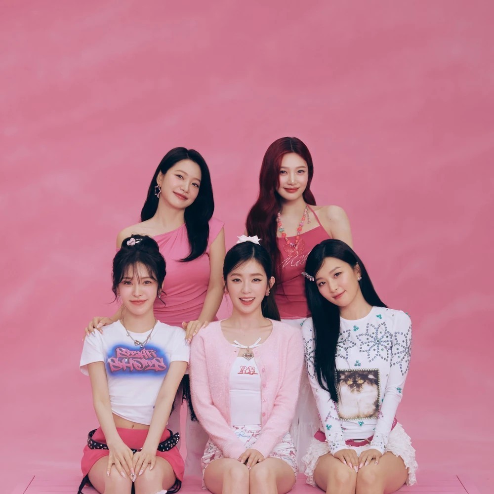 Discovery splash banner for Red Velvet Discord server