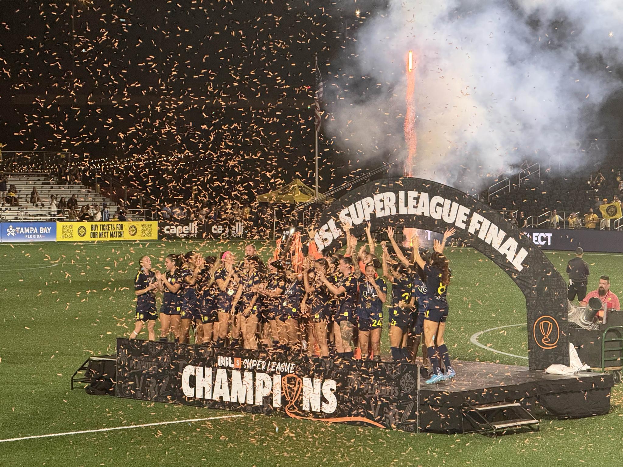 Discovery splash banner for United Soccer League Discord server